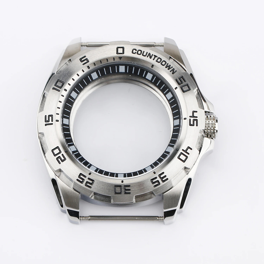 Cassa per orologio Monster 44m - Luxury Watch Kit recensione e prezzo