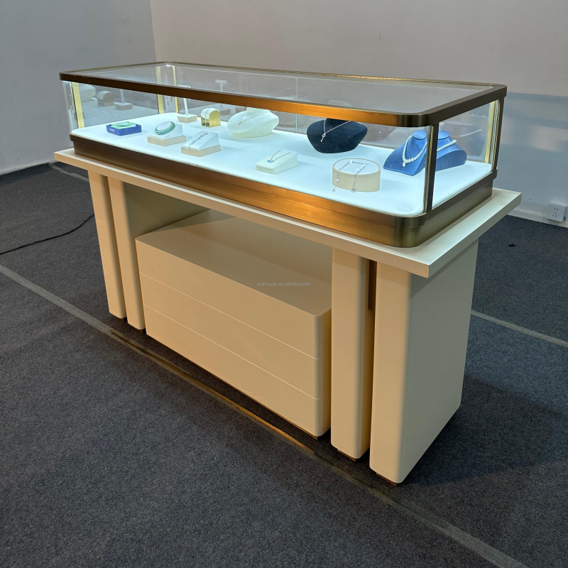 Vetrina Espositiva per Gioiell - Luxury Watch Exhibition recensione e prezzo