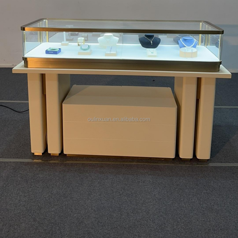 Vetrina Espositiva per Gioiell - Luxury Watch Exhibition recensione e prezzo