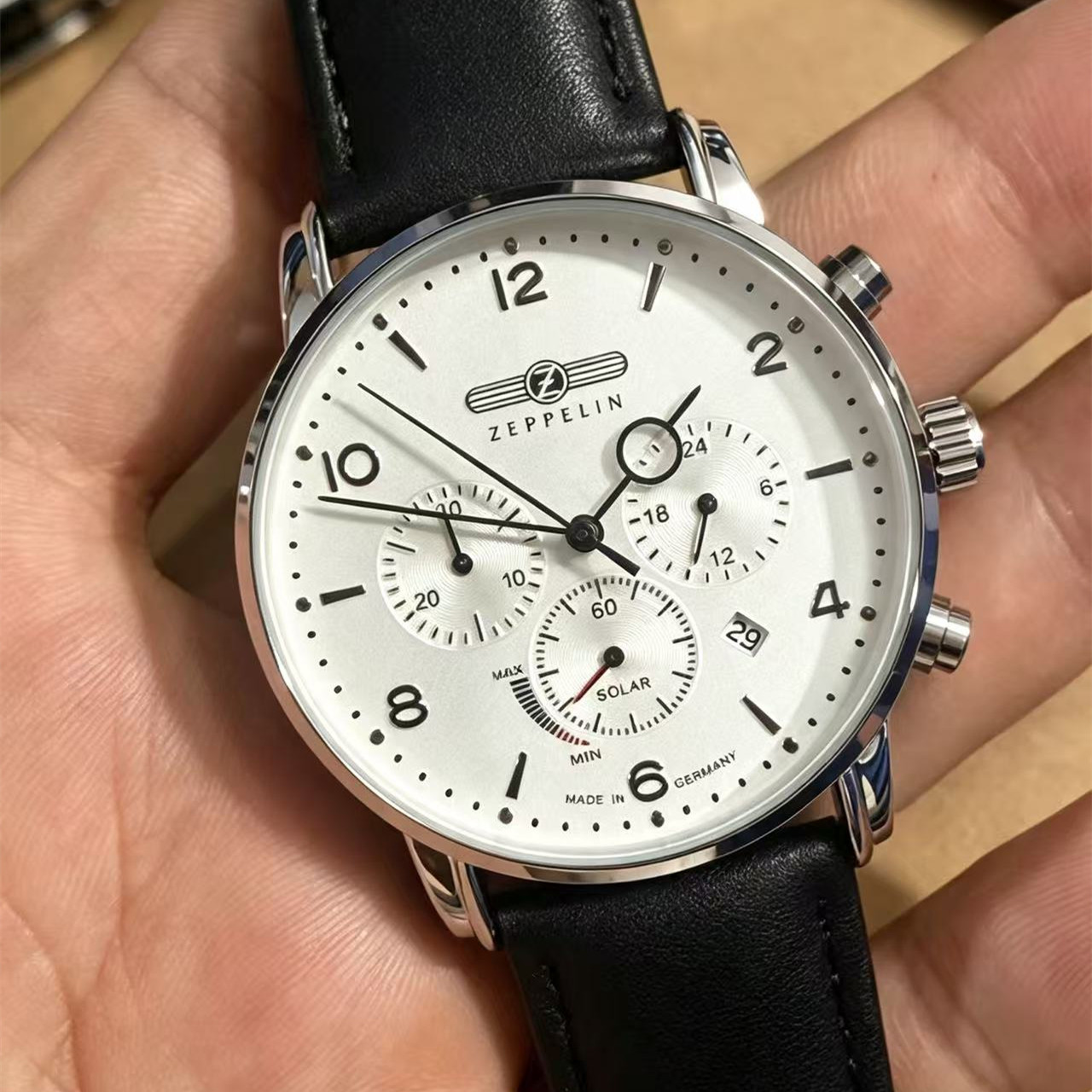 Orologio da Uomo Zeppelin Airs - Luxury Watch Leather recensione e prezzo
